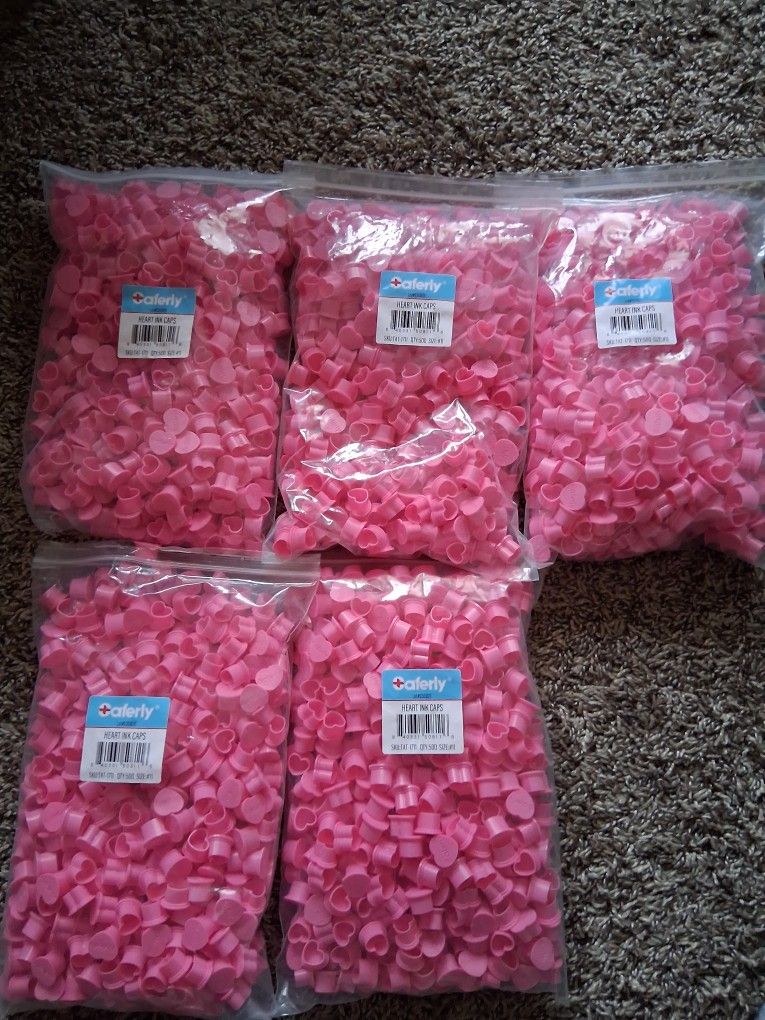 Heart-shaped Tattoo Ink Cups