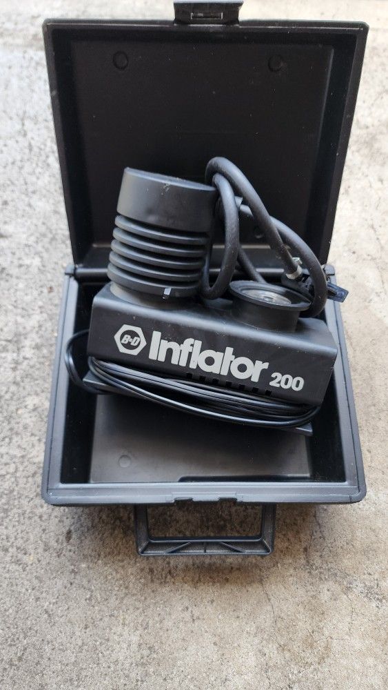 BLACK & DECKER TIRE INFLATOR 200