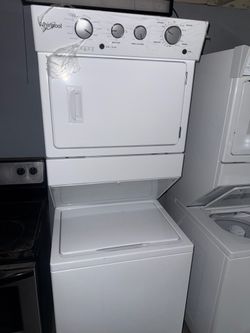 WHIRLPOOL ELECTRIC STACKABLE WASHER AND DRYER (AUTOMATIC FABRIC SOFTENER DISPENSER) ALMOST NEW RETAIL 