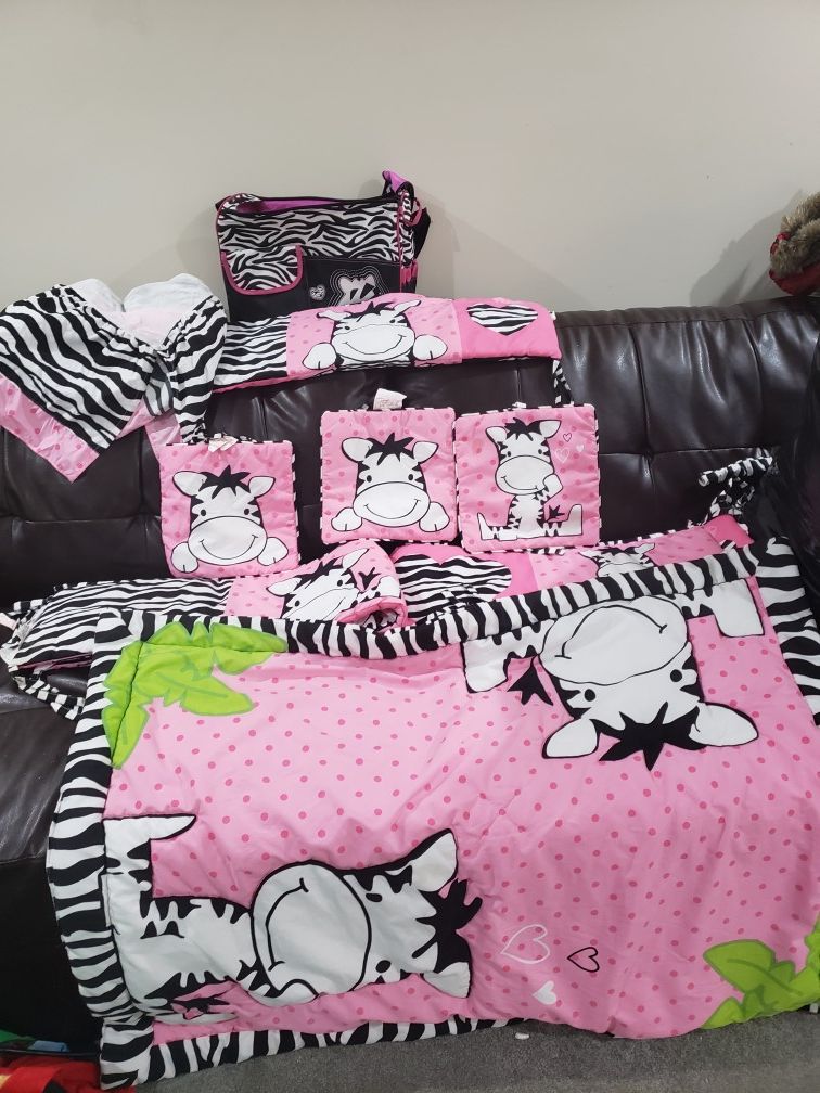 GIRLS ZEBRA CRIB BUMPER SET!!