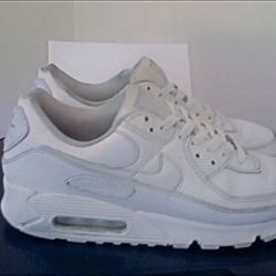 White Nike Air Max Shoes 