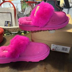 Kids Ugg Size 2 Pink