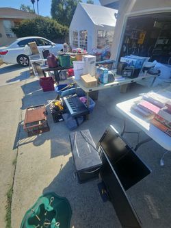 GARAGE SALE IN ESCONDIDO
