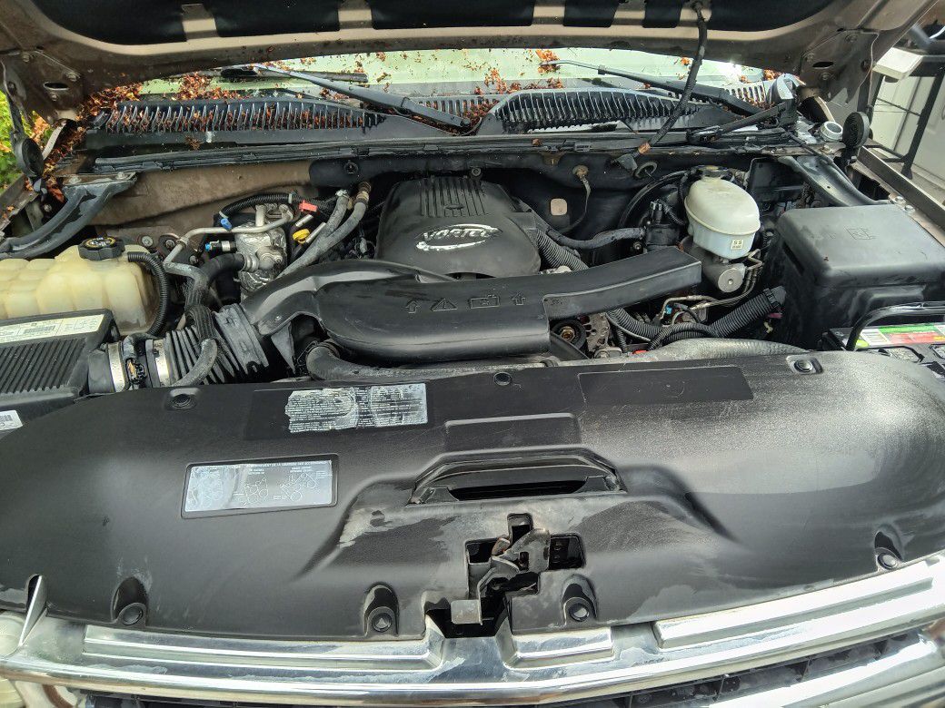 03 Chevy Tahoe Motor