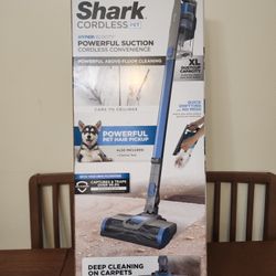 Shark  CORDLESS   Powerful   SUCTION 