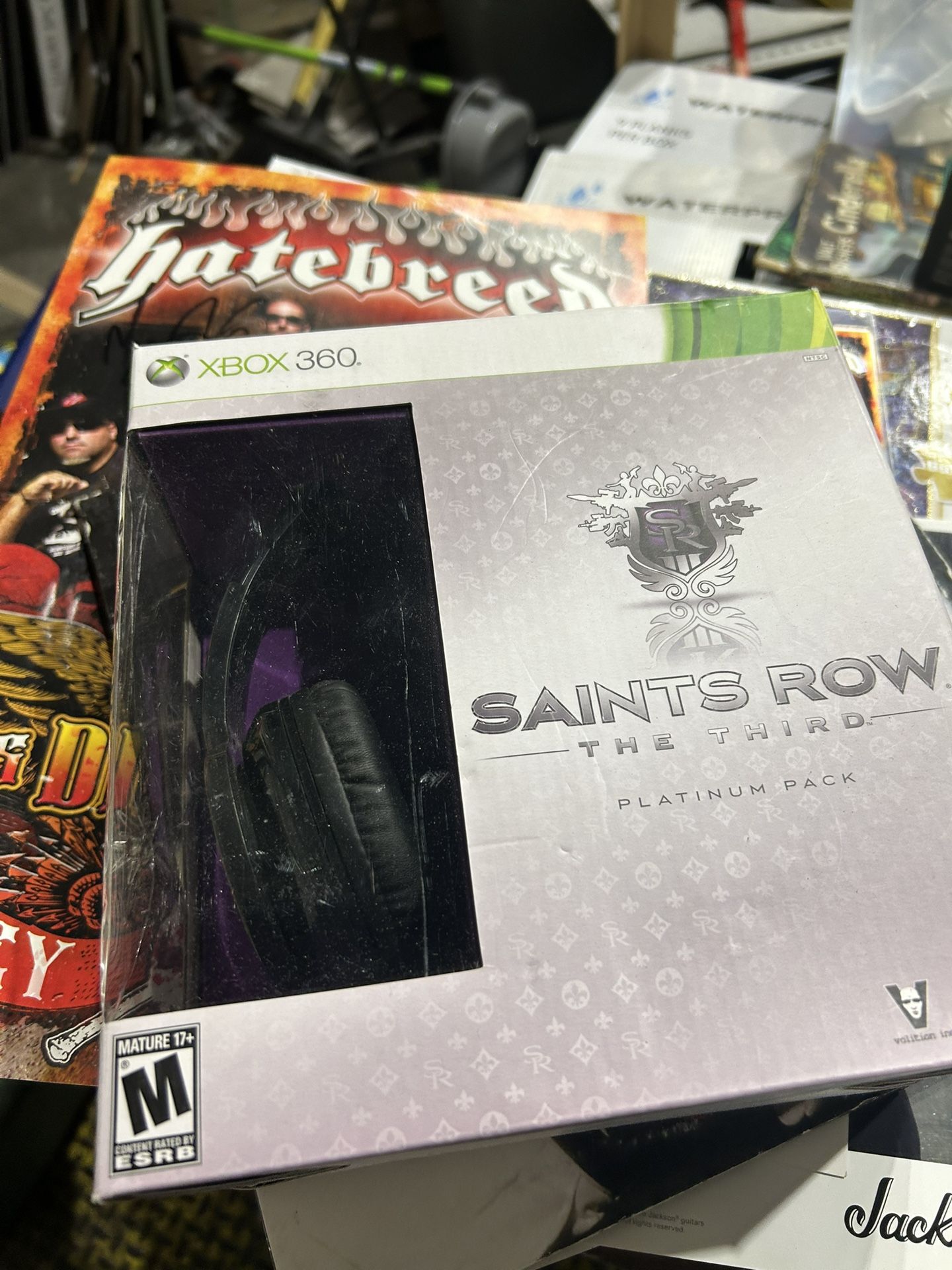 Xbox 360 Game With Headphones ; Trades Alright ; Negotiable