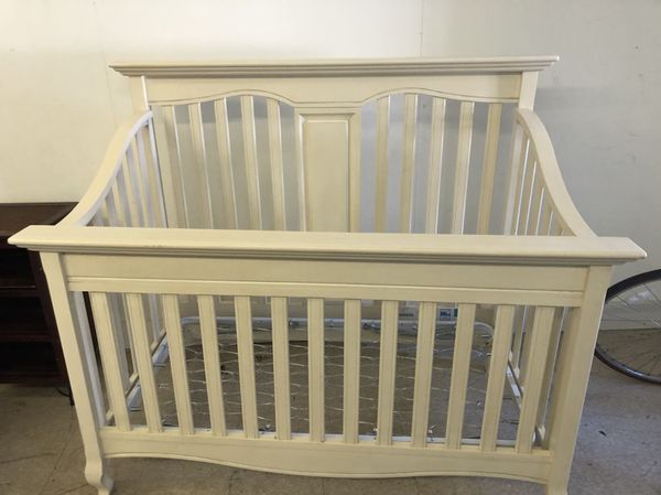 Babi Italia Mayfair Flat Convertible Crib Oyster Shell Babi Italia