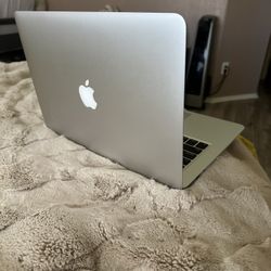 MacBook Air 13”