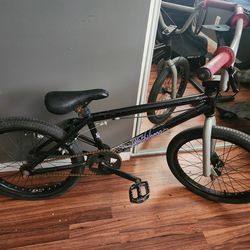 Fit Bike Company BMX bike with 3pc cranks