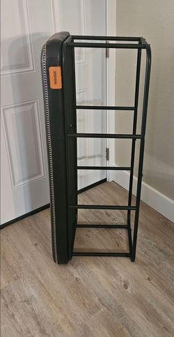 Entry seat