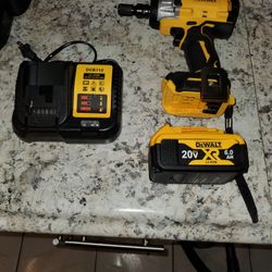 New Dewalt 1/2in  Impact Drill Complete Set