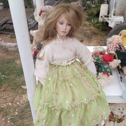 Collectibles Musical Porcelain Dolls 