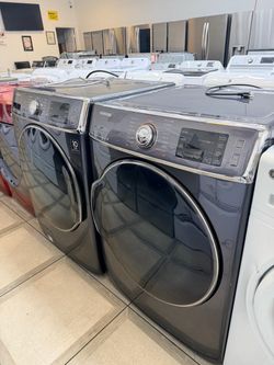 Samsung front load washer and gas dryer set