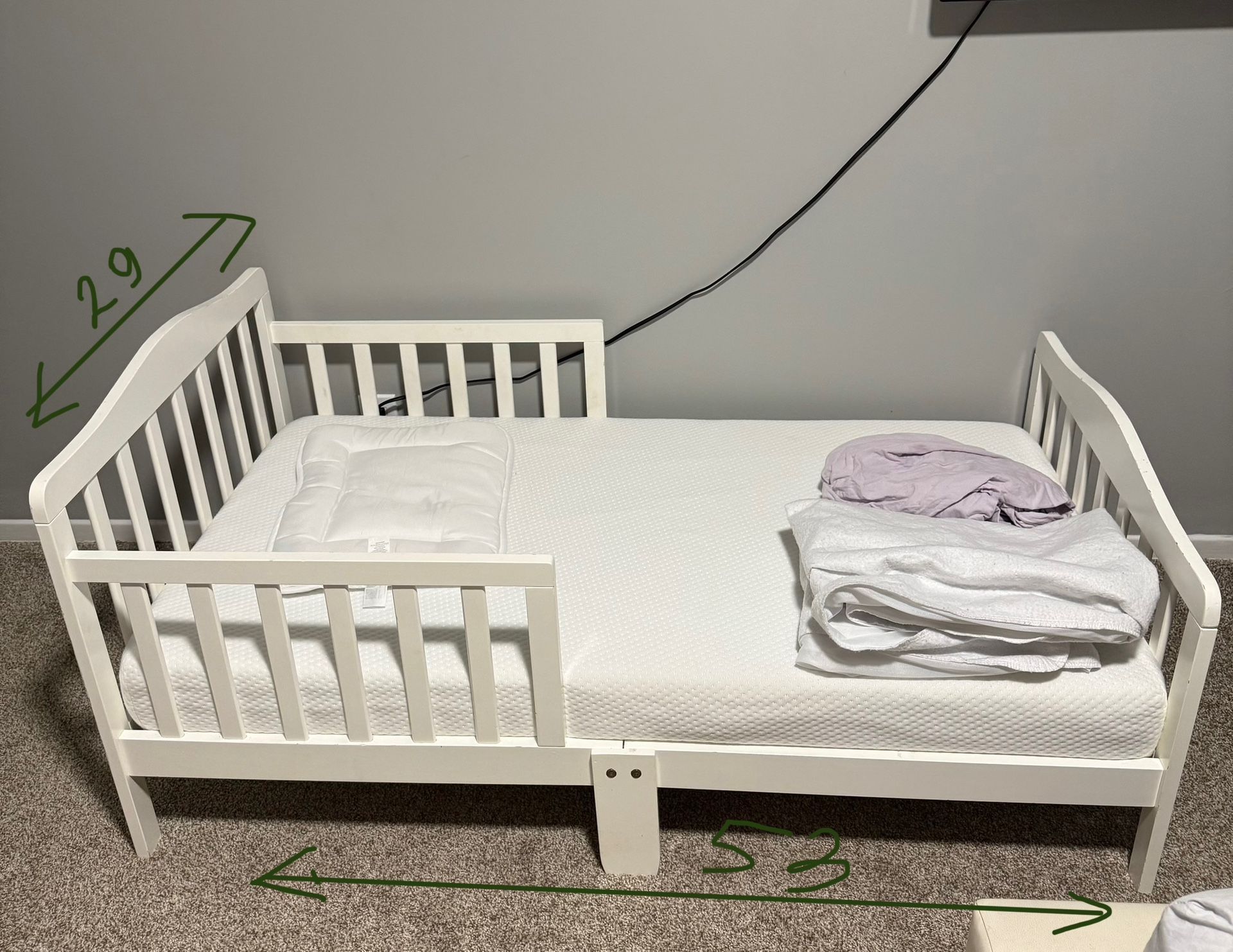 Toddler bed + Graco Premium Crib Mattress + Waterproof Protector + 2 sheets 100% cotton + pillow