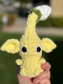 Crochet Yellow Pikmin plushie