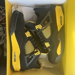 VNDS Thunder Jordan 4 Size 11.5