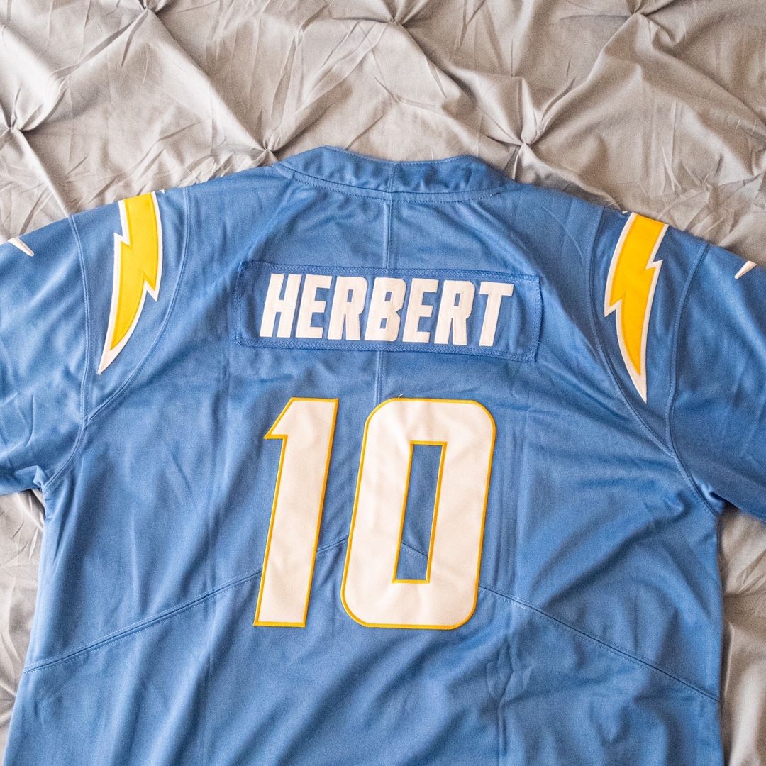 Wholesale Men′ S Los Angeles N-FL Chargers Justin Herbert Powder Blue Game  Jersey Long Sleeve Shirt - China Los Angeles N-FL Chargers Powder Blue  Jerseys and Wholesale NF-L Football Shirts price
