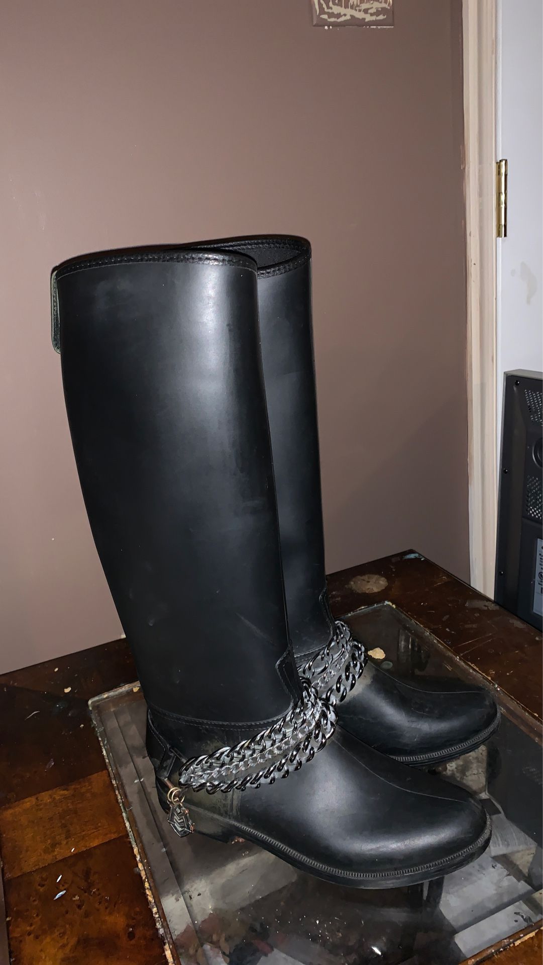 Love moschino boots