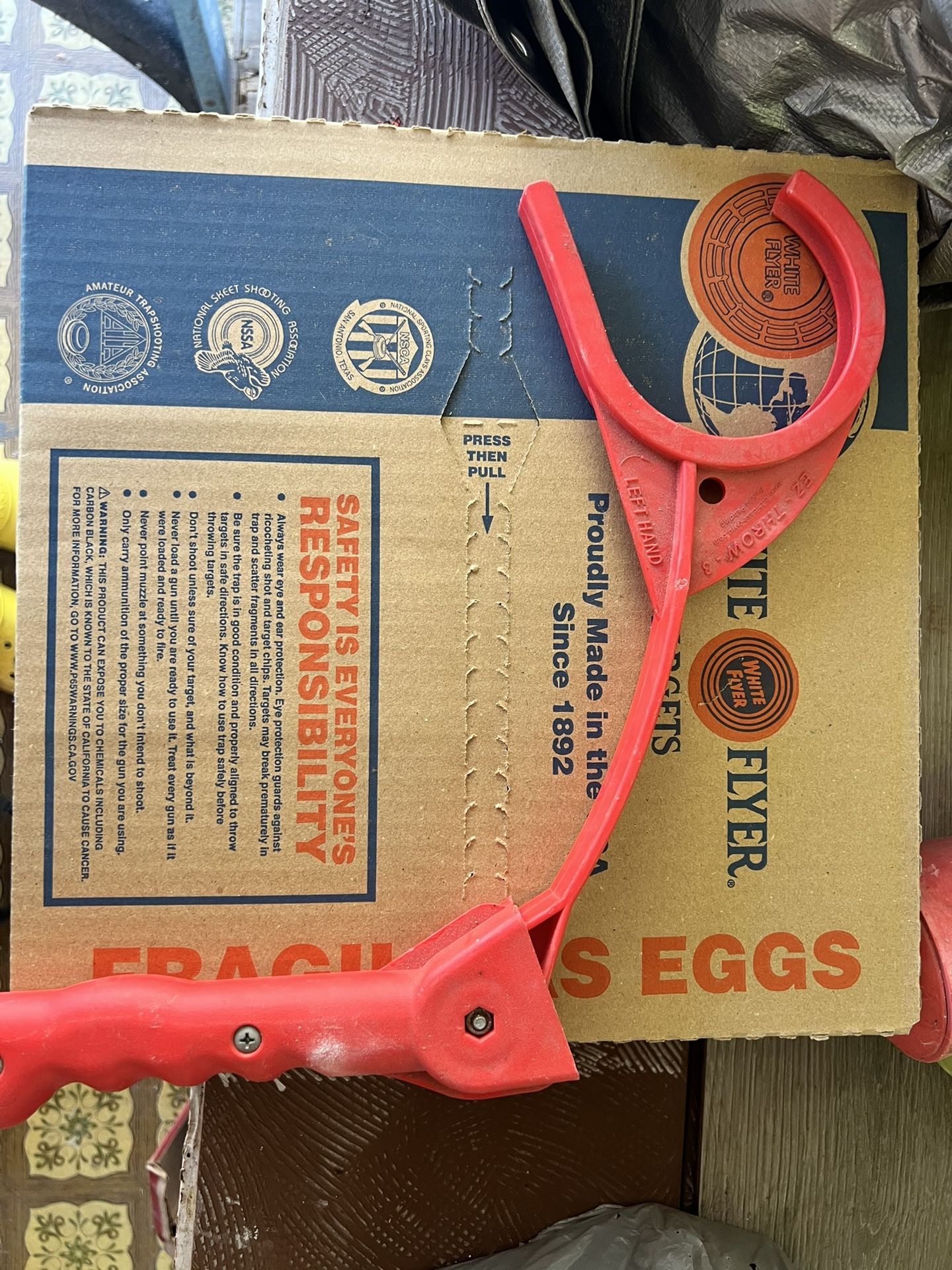 Clay Pigeon Trap and Skeet Targets 90 count + Thrower