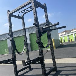 VULCAN POWER CAGE WITH ALL ACCESSORIES IN PICTURES INCLUDED . Great For At Home Weights Gym.
