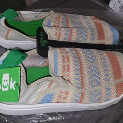 NEW WOMENS SANUK CHIBA WEAVE SLIP ON Size 7