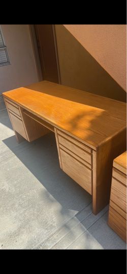 Solid oak wood desk with chair