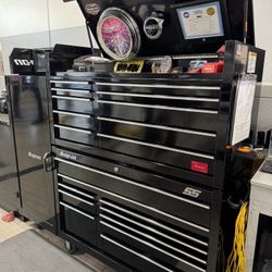Snap On Toolbox With Side Locker