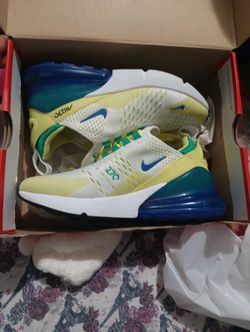 Brand New Nike 270s Size 4