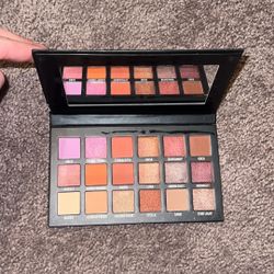 KAB Cosmetics Day And Night Eyeshadow Palette 