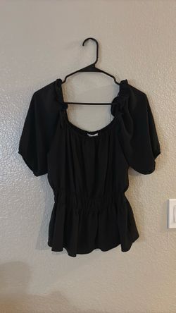 Women’s black top