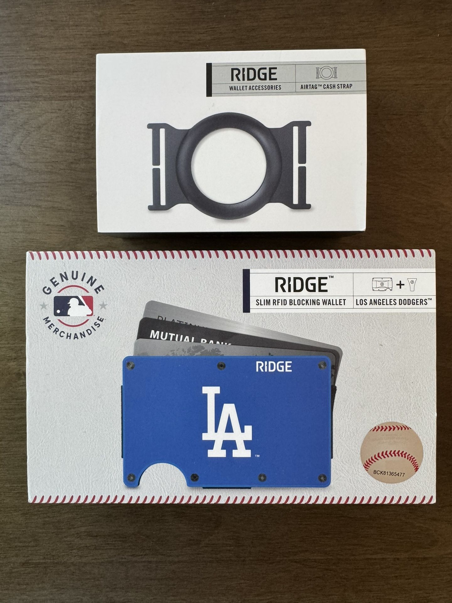 Ridge Wallet & AirTag Cash Strap