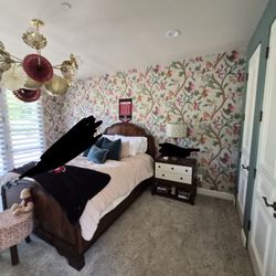 Beautiful BED Frame QUEEN Real  Wood  