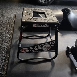 Risk Adjustable Motocross Stand