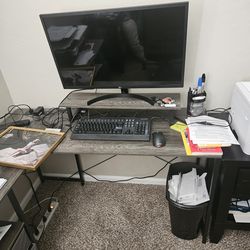 SMALL CORNER DESK $25 OBO