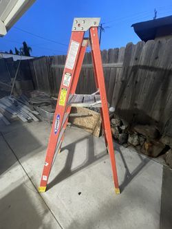 4FT WERNER PLATFORM LADDER