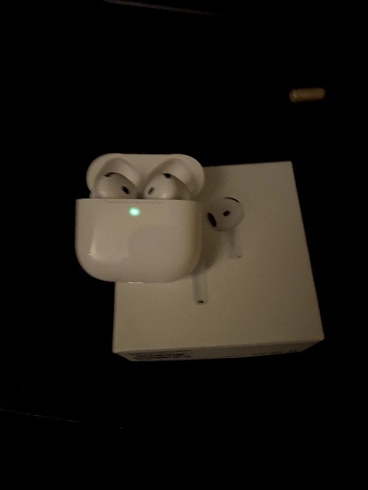 Air Pods 4 