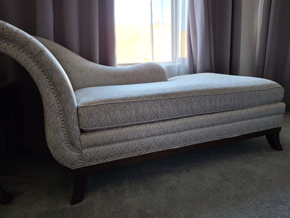 Chaise Lounge/ Fainting Couch