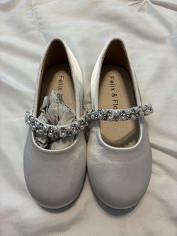 Girls shoes