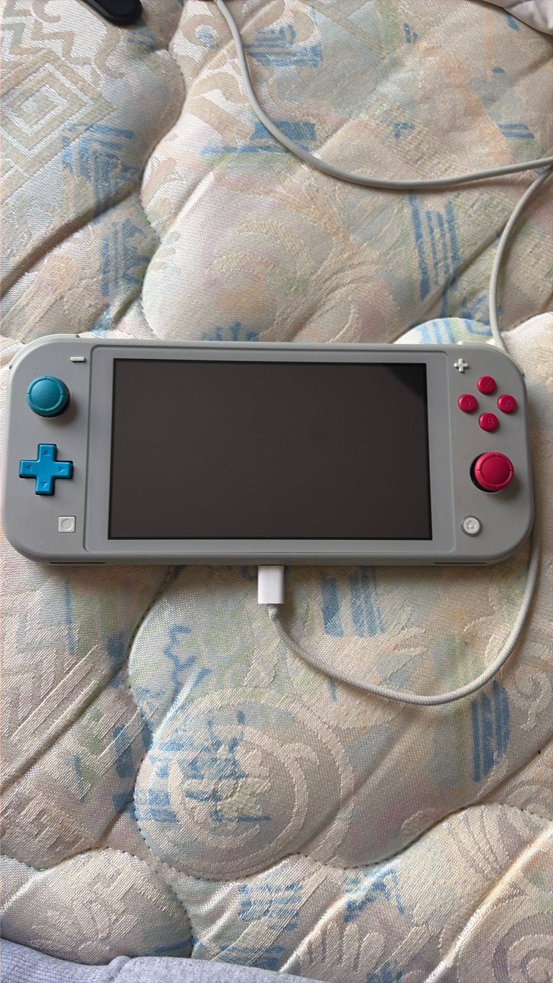 Nintendo switch lite Pokémon sword and shield edition
