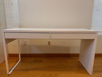 IKEA  Micke Desk White no scratches.