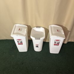 Trash Cans 