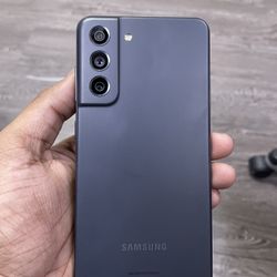 Samsung Galaxy S21FE 128GB Desbloqueado de fábrica, en oferta de Año Nuevo por $199.🥳😱