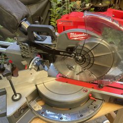 Milwaukee Miter Saw 