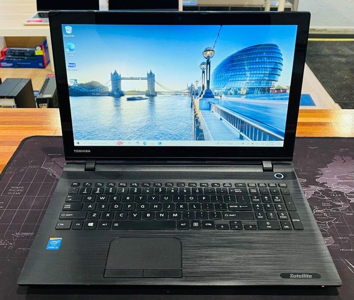 Toshiba Satellite 15” TouchScreen Core i3 6GB 120GB SSD Windows 10