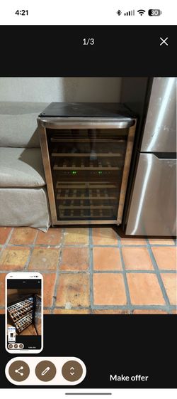 Frigidaire wine fridge$100