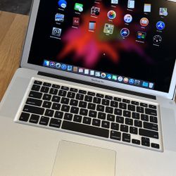 Apple MacBook Pro 15” display core i7 processor 4GB RAM 256GB SSD STORAGE DRIVE $160