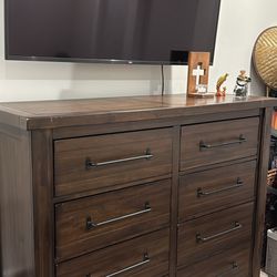 Ashley Furniture Starmore 8 Drawer Dresser