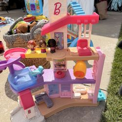 Little People Barbie Dream House 