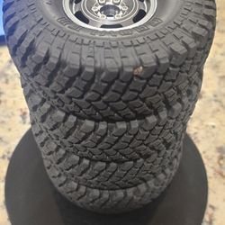 Pit Bull Growler 1.9 Tires on Brass Rims