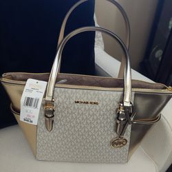 New Michael Kors Purse